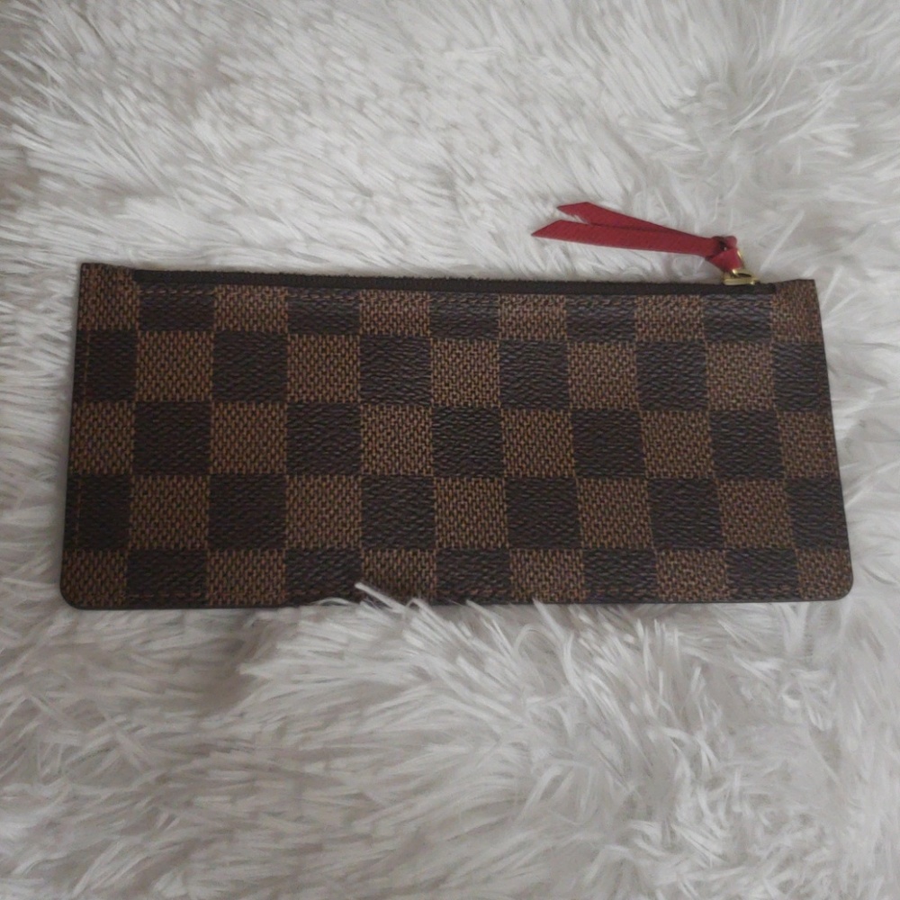 Louis Vuttion wallet insert